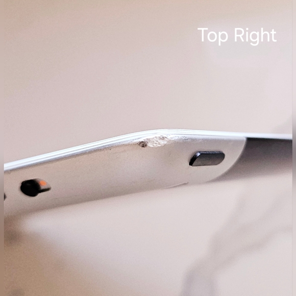 Apple iPad 2 + Charging Cable - Picture 11 of 14